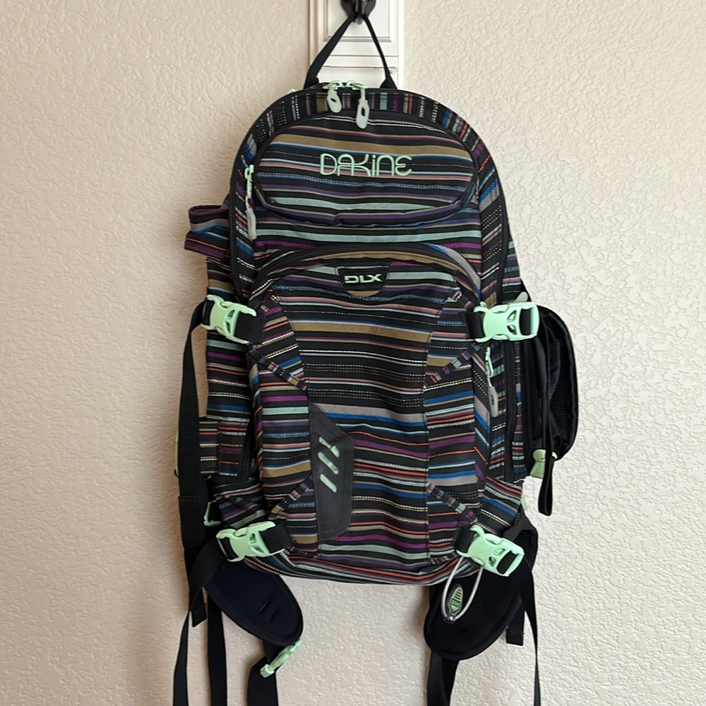 DAKINE WOMENS HELI PRO DLX 18L - Picture 2 of 12